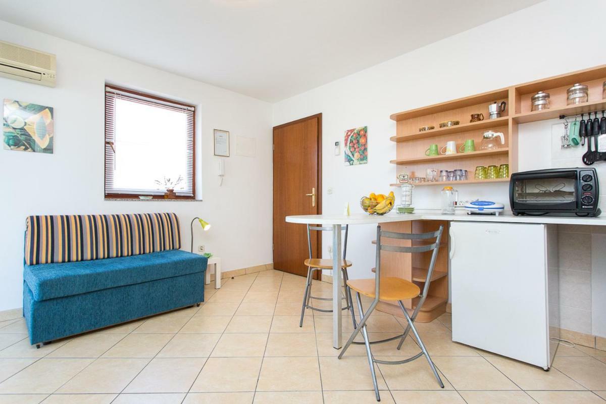 1-Bedroom Apartment With Loggia In Punat Island Krk Kültér fotó
